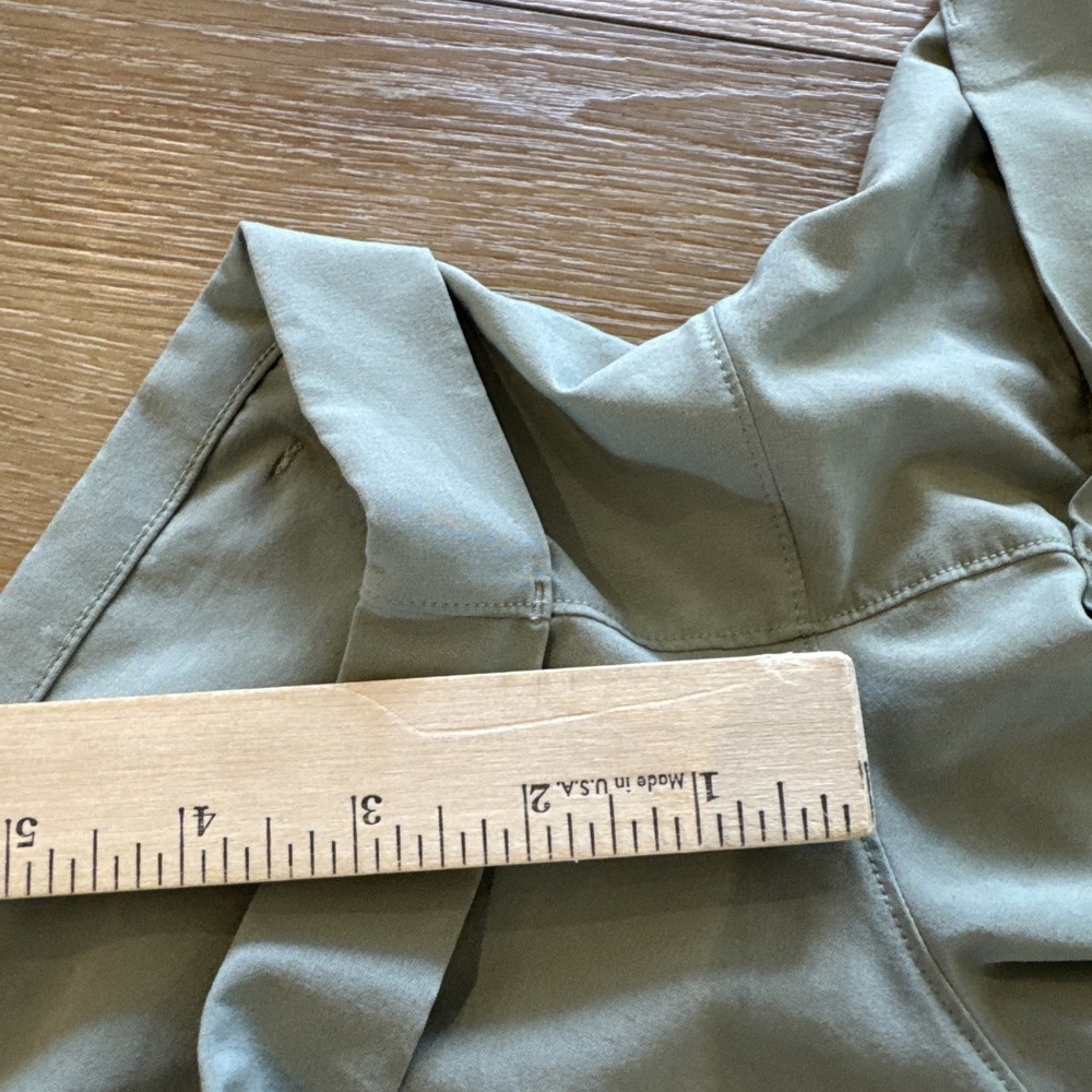 Lululemon Spring Break Away Short 4-way Stretch 3" W7ASHS Women's 8 Moss Green - Picture 8 of 8